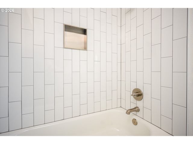 18990 Sw HEIGHTSVIEW Ct, Beaverton, OR 97007
