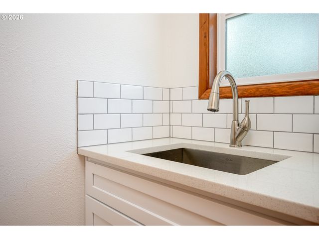 18990 Sw HEIGHTSVIEW Ct, Beaverton, OR 97007