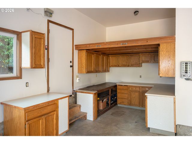 18990 Sw HEIGHTSVIEW Ct, Beaverton, OR 97007