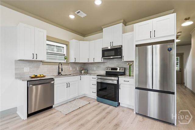 744 E 33rd Street, Savannah, GA 31401