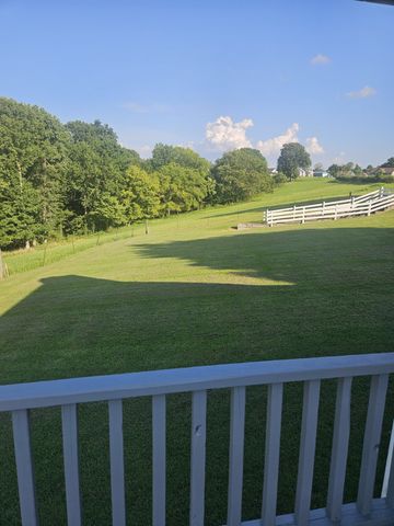 412 Hawkins Rd, Westmoreland, TN 37186