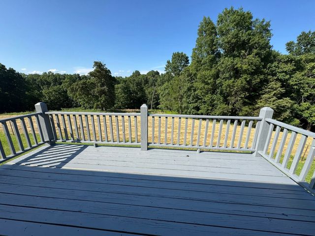 412 Hawkins Rd, Westmoreland, TN 37186