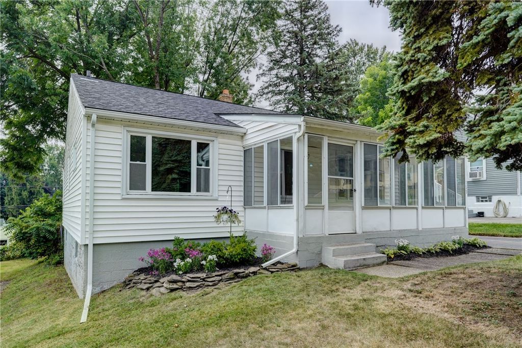 159 Harwick Road, Irondequoit, NY 14609