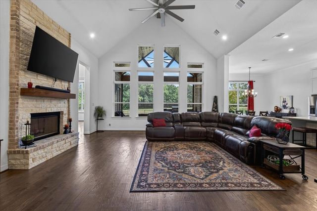 181 Colonial Drive, Mabank, TX 75156