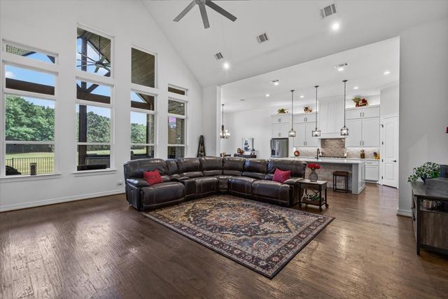 181 Colonial Drive, Mabank, TX 75156