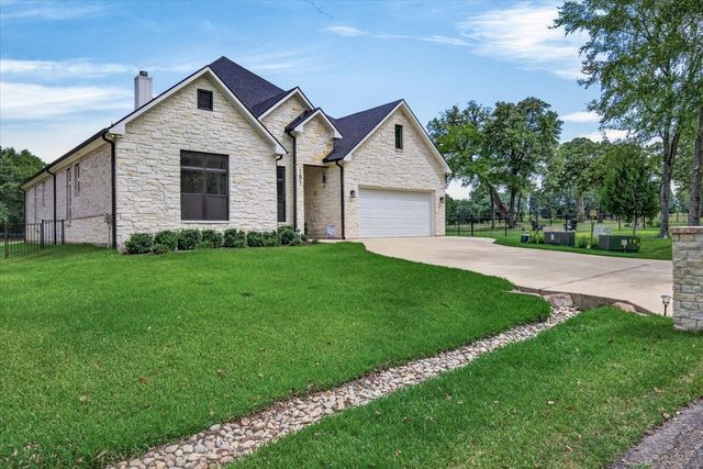 181 Colonial Drive, Mabank, TX 75156