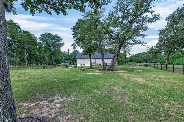 181 Colonial Drive, Mabank, TX 75156