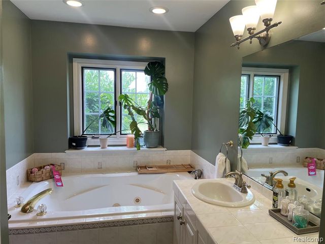 820 Lockwood Road, Ortonville, MI 48462