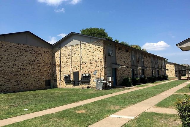1355 N N Jim Miller Road 162, Dallas, TX 75217