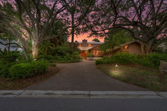 5011 SE Burning Tree Circle, Stuart, FL 34997