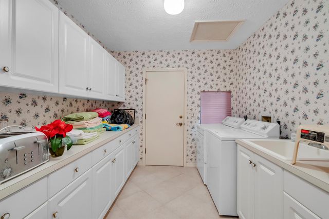 5011 SE Burning Tree Circle, Stuart, FL 34997