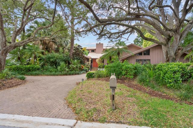 5011 SE Burning Tree Circle, Stuart, FL 34997