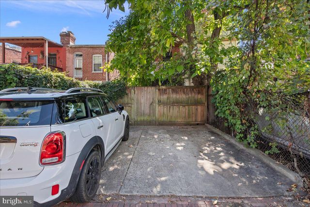 1741 KILBOURNE PL NW, Washington, DC 20010