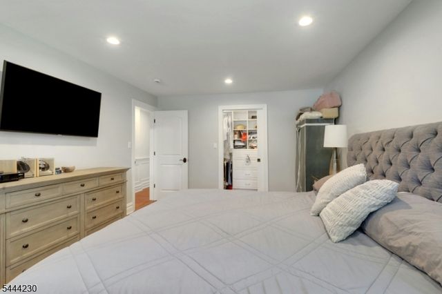 890 Norgate Dr, Ridgewood Village, NJ 07450
