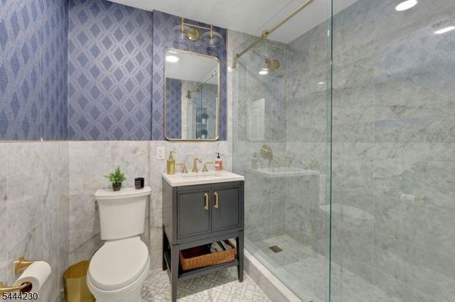 890 Norgate Dr, Ridgewood Village, NJ 07450