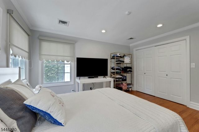 890 Norgate Dr, Ridgewood Village, NJ 07450