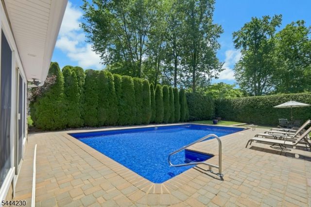 890 Norgate Dr, Ridgewood Village, NJ 07450