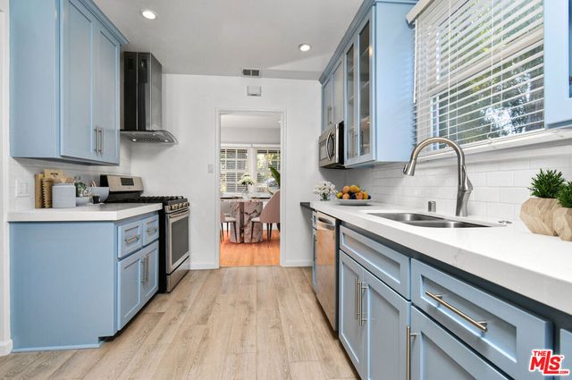 22025 De La Osa Street, Woodland Hills, CA 91364