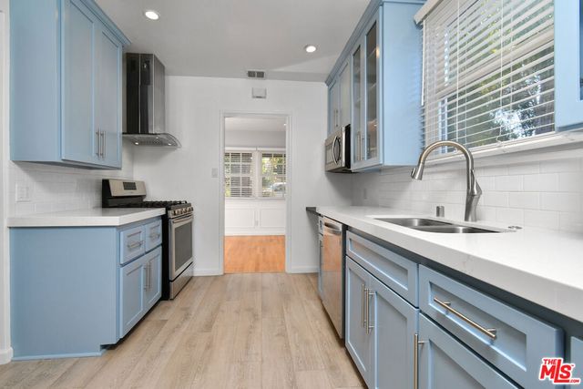 22025 De La Osa Street, Woodland Hills, CA 91364