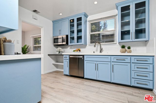 22025 De La Osa Street, Woodland Hills, CA 91364