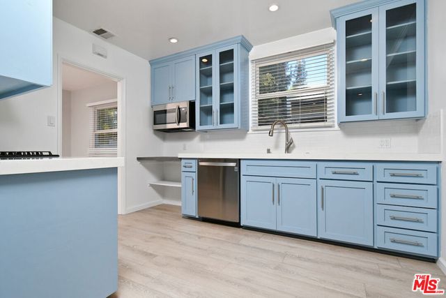 22025 De La Osa Street, Woodland Hills, CA 91364
