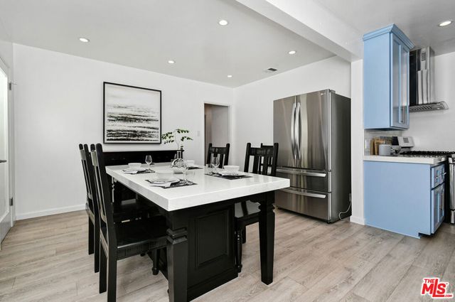 22025 De La Osa Street, Woodland Hills, CA 91364