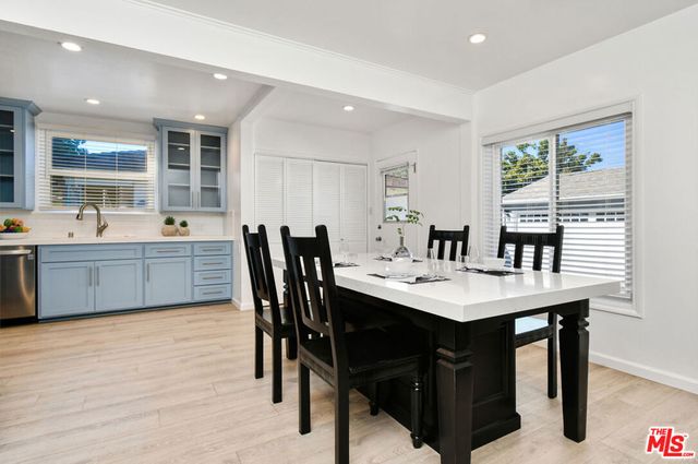 22025 De La Osa Street, Woodland Hills, CA 91364