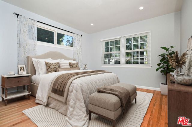 22025 De La Osa Street, Woodland Hills, CA 91364