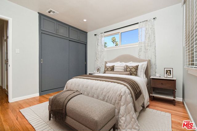 22025 De La Osa Street, Woodland Hills, CA 91364