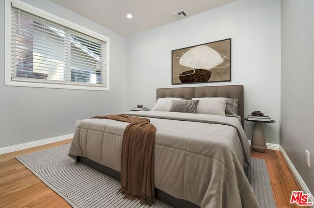 22025 De La Osa Street, Woodland Hills, CA 91364