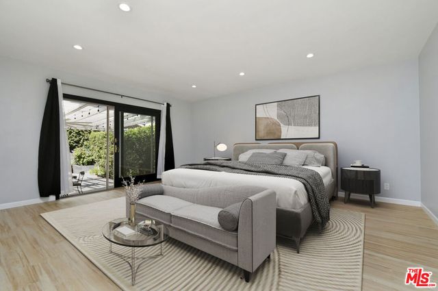 22025 De La Osa Street, Woodland Hills, CA 91364