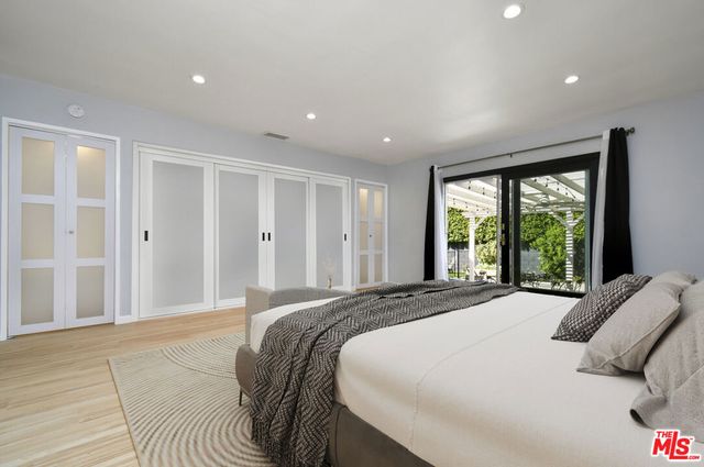 22025 De La Osa Street, Woodland Hills, CA 91364