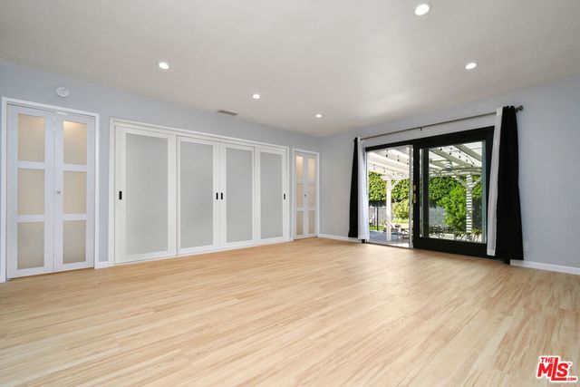 22025 De La Osa Street, Woodland Hills, CA 91364
