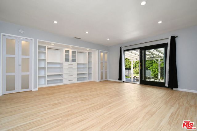 22025 De La Osa Street, Woodland Hills, CA 91364
