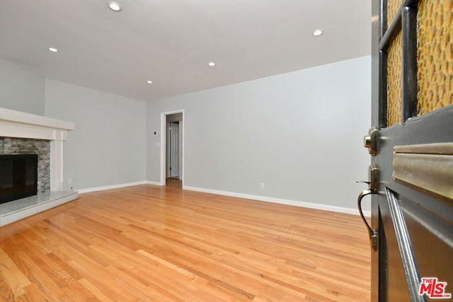 22025 De La Osa Street, Woodland Hills, CA 91364