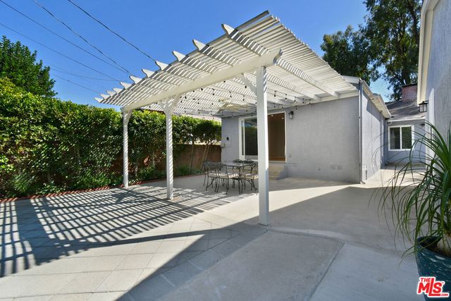 22025 De La Osa Street, Woodland Hills, CA 91364