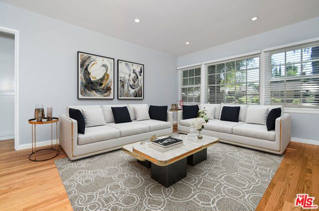 22025 De La Osa Street, Woodland Hills, CA 91364
