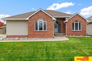 2425 E 16th Street, Fremont, NE 68025