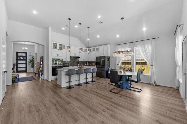 6111 Sandspur Springs Lane, Pearland, TX 77584