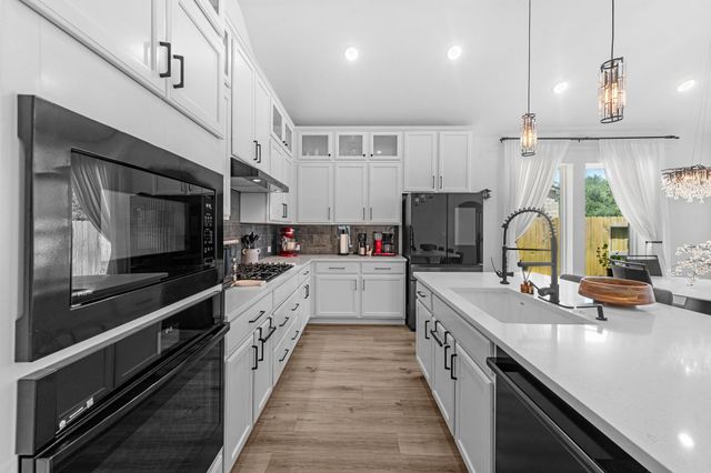 6111 Sandspur Springs Lane, Pearland, TX 77584