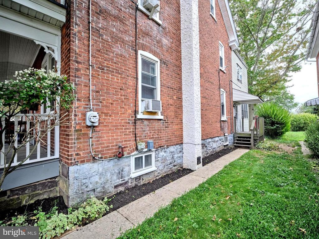 419 SEMINARY ST, Pennsburg, PA 18073