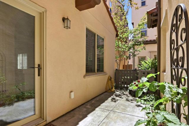 69 Henriques Lane, Milpitas, CA 95035