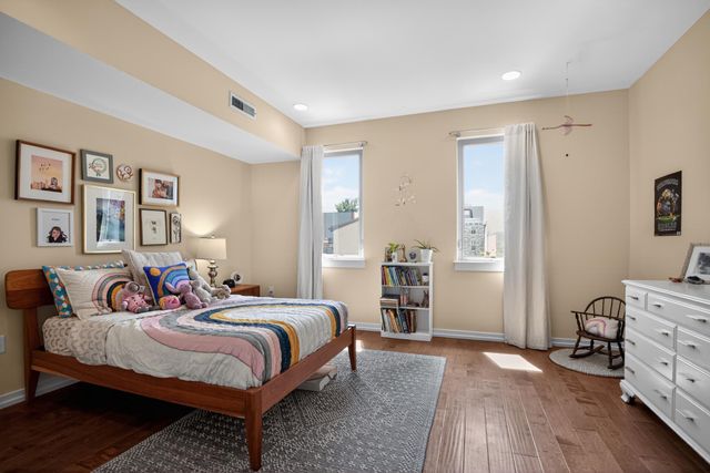 1234 E OXFORD ST, Philadelphia, PA 19125