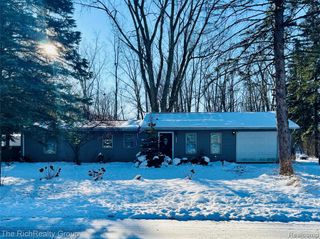 1818 Swaney Road, Walled Lake, MI 48390