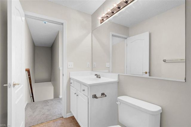 708 Lakeside DR, Suffolk, VA 23435