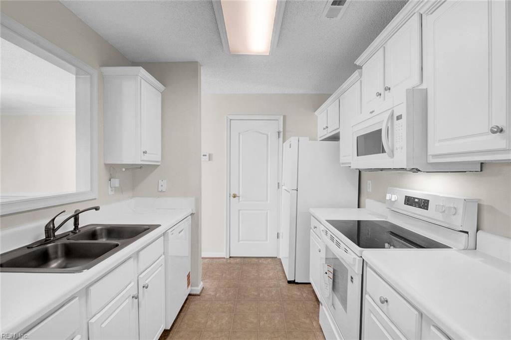 708 Lakeside DR, Suffolk, VA 23435