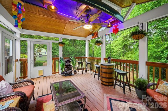 814 S Main Street, Mount Holly, NC 28120