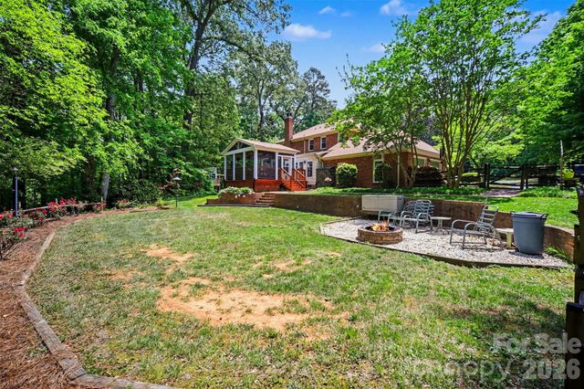 814 S Main Street, Mount Holly, NC 28120