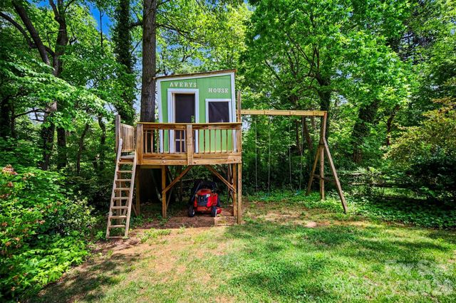 814 S Main Street, Mount Holly, NC 28120