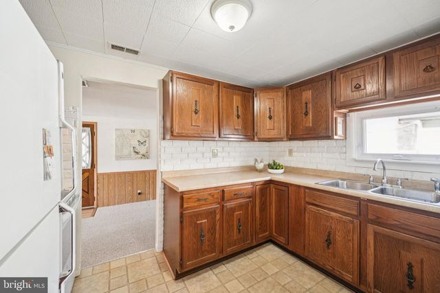 201 LILLIAN AVE, Hamilton, NJ 08610